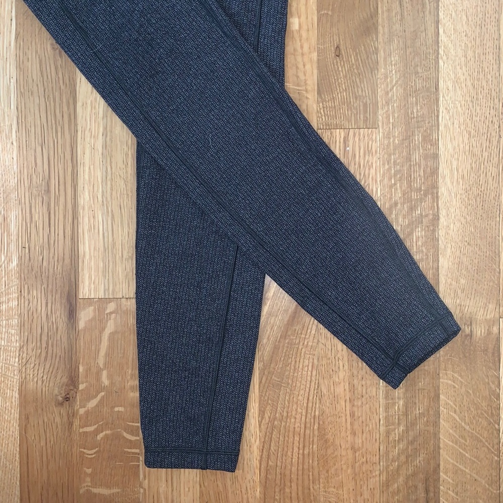 Lululemon leggings size 6!